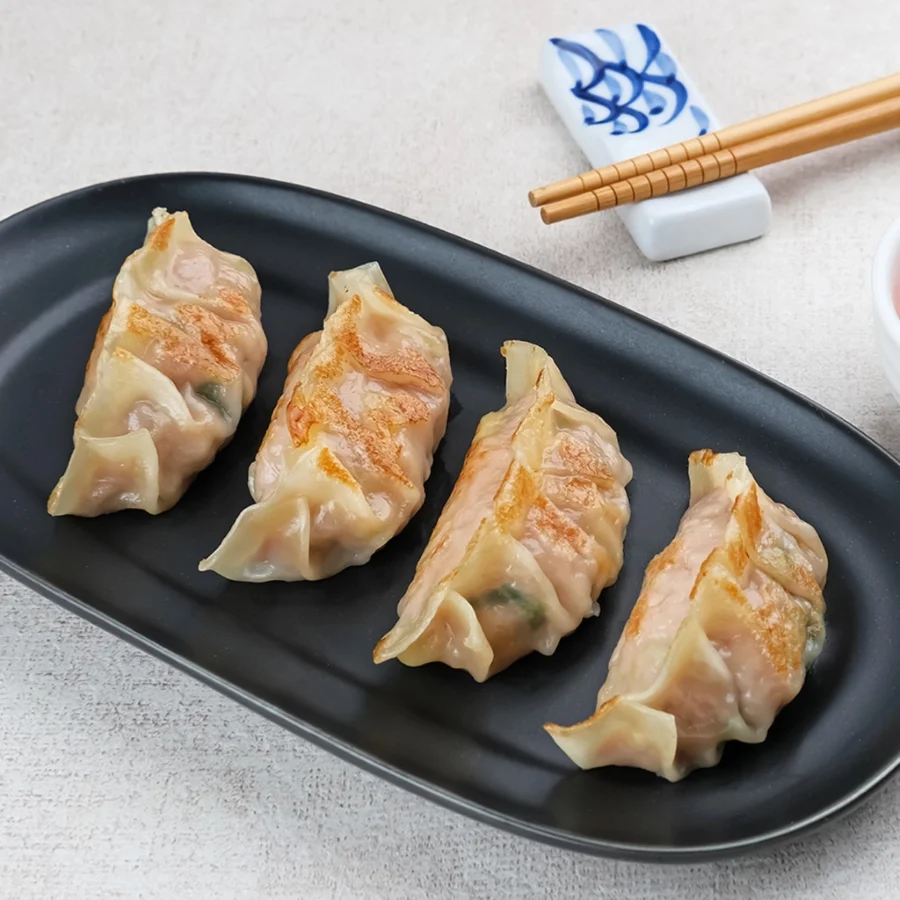 Những chiếc há cảo nhỏ nhắn, tròn trịa, với lớp vỏ mỏng tang nhưng lại làm biết bao con tim phải xao động