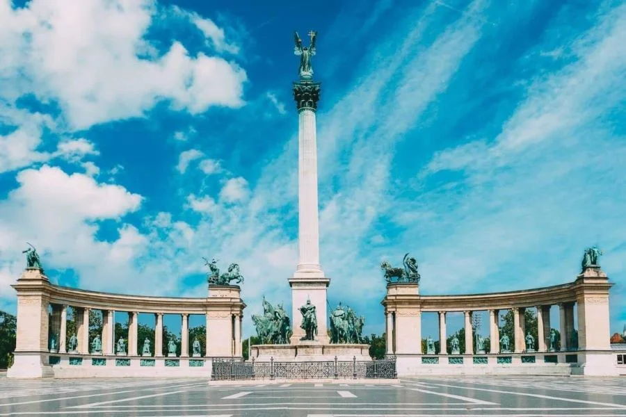 Quảng trường Anh Hùng nổi tiếng tại Hungary
