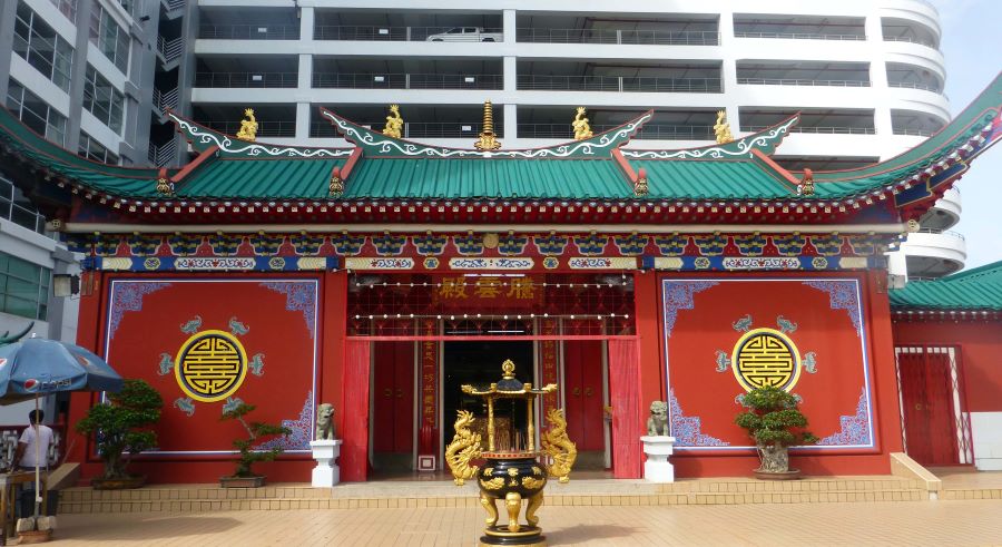 Ngôi chùa Trung Hoa là ngôi chùa Hoa được xây dựng đầu tiên tại Brunei