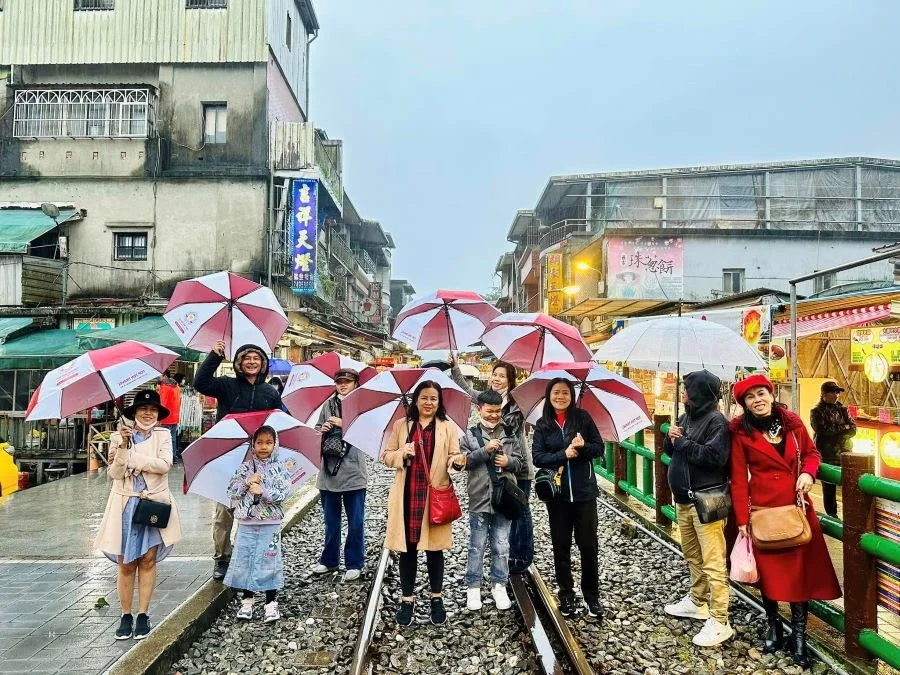 Đoàn khách Top Ten Travel tham quan du lịch Đài Loan