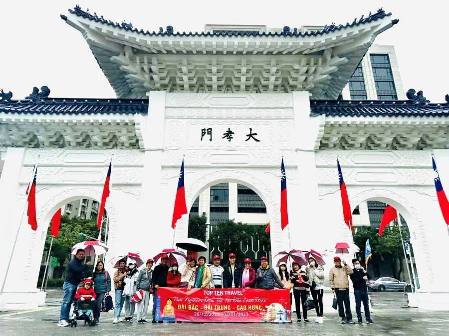 Đoàn khách Top Ten Travel tham quan du lịch Đài Loan
