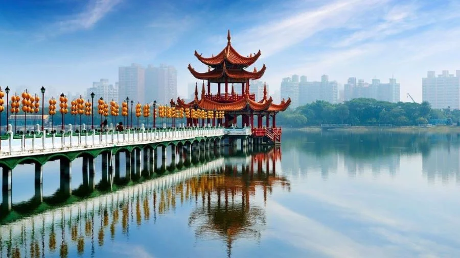 Khung cảnh nên thơ tại Đầm Liên Trì