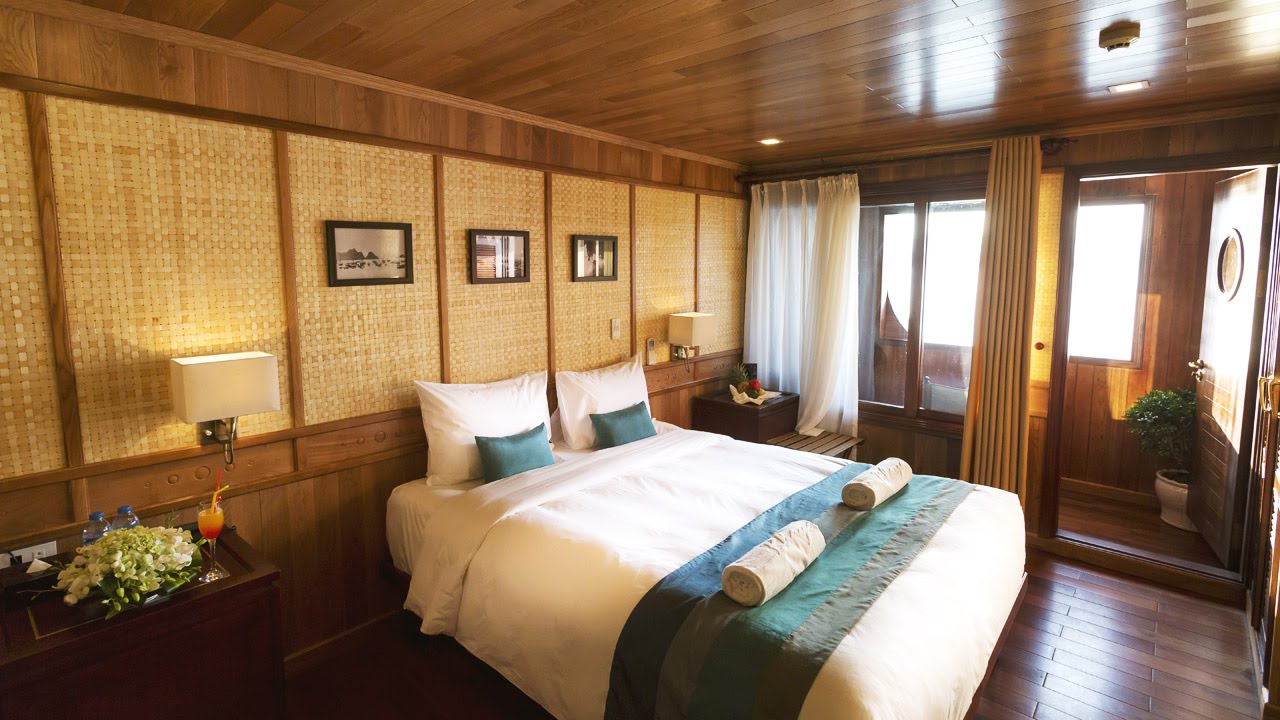 Tour du lịch Hạ Long trên du thuyền Bhaya Classic