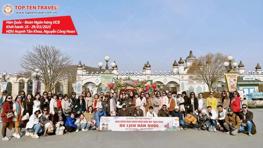 Đoàn khách Top Ten Travel tham quan du lịch Hàn Quốc