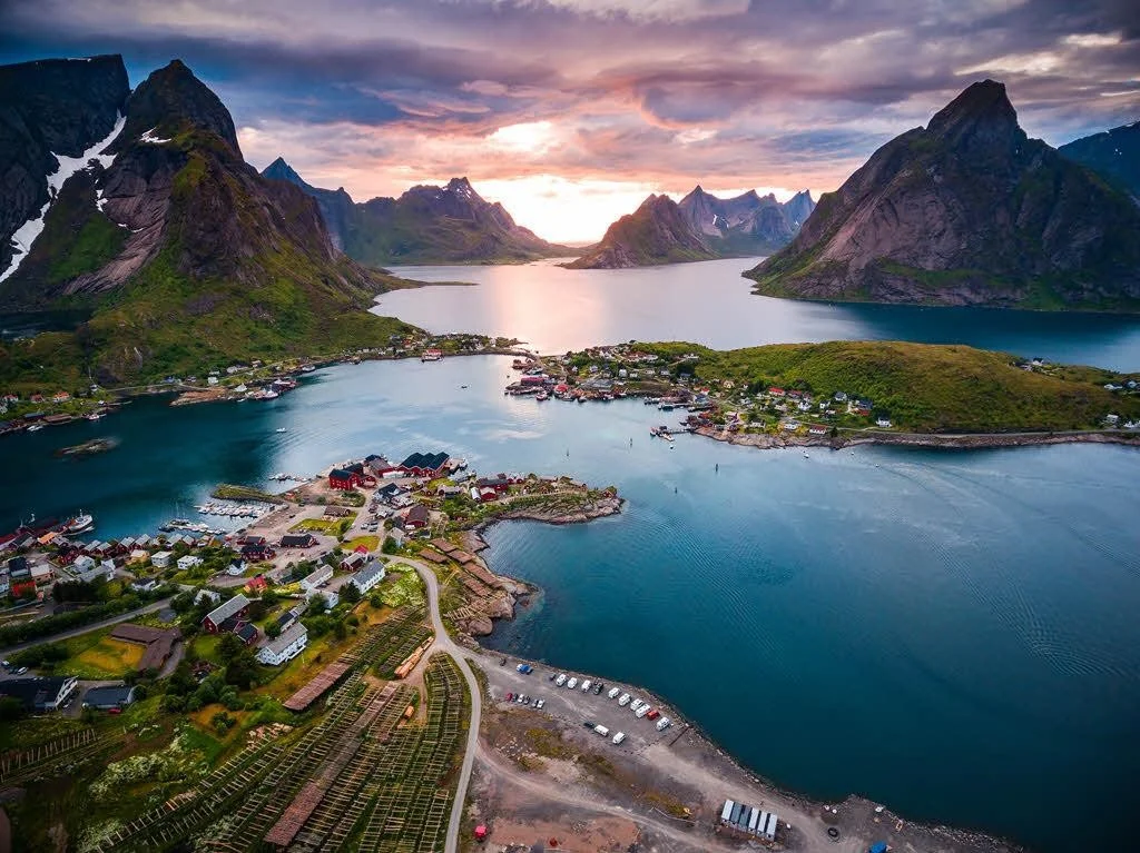 Du lịch nước ngoài dịp lễ 30/04 - 1/5 Top Ten Travel