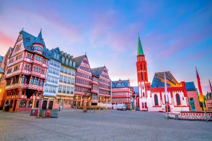 Quảng trường Romerberg - điểm đến du lịch không thể bỏ qua tại Frankfurt