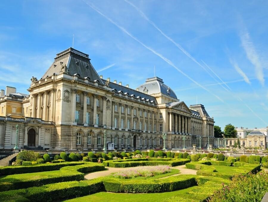 Cung điện hoàng gia Brussels xa hoa và lộng lẫy