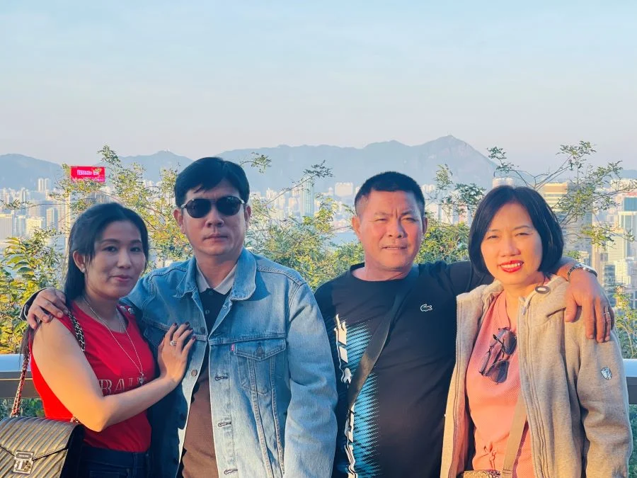 Khách nhà Top Ten tham quan và chụp ảnh lưu niệm tại nhiều điểm đến nổi tiếng ở Hongkong 