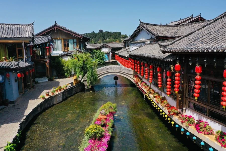 Thành cổ Lệ Giang một nơi thu hút khách du lịch hàng đầu tại Trung