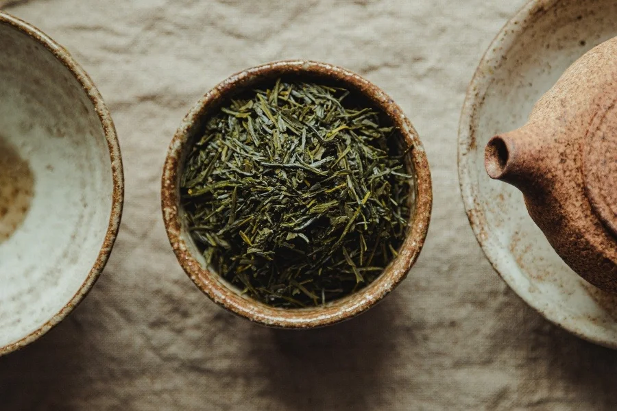 Sencha là một trong những loại trà xanh (ryokucha) phổ biến nhất tại Nhật Bản