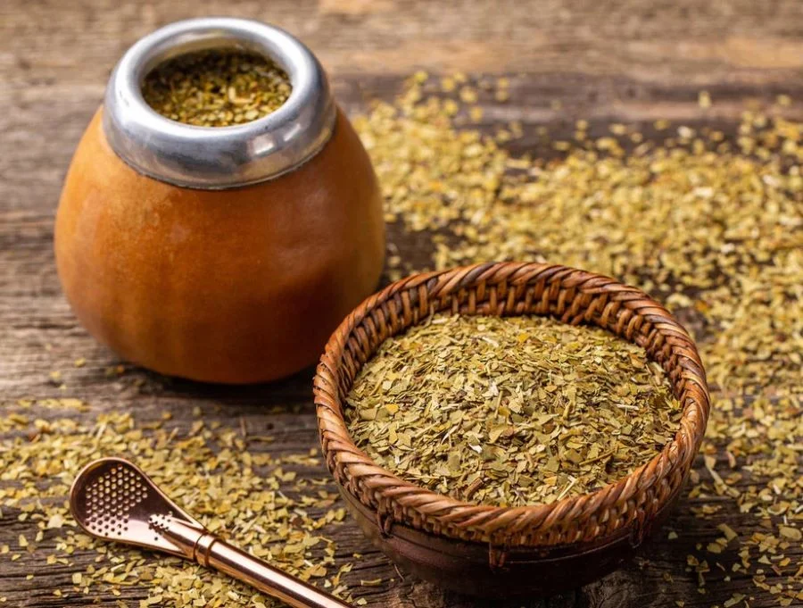 Trà Yerba Mate hay còn được biết đến với tên gọi “Trà xanh Nam Mỹ” là quốc ẩm nổi tiếng của đất nước Argentina