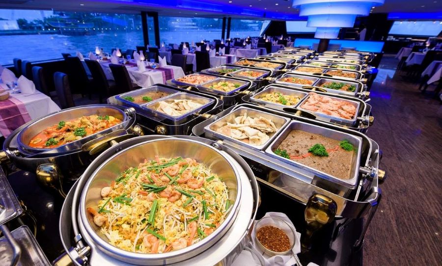 Trải nghiệm ẩm thực sang trọng trên du thuyền