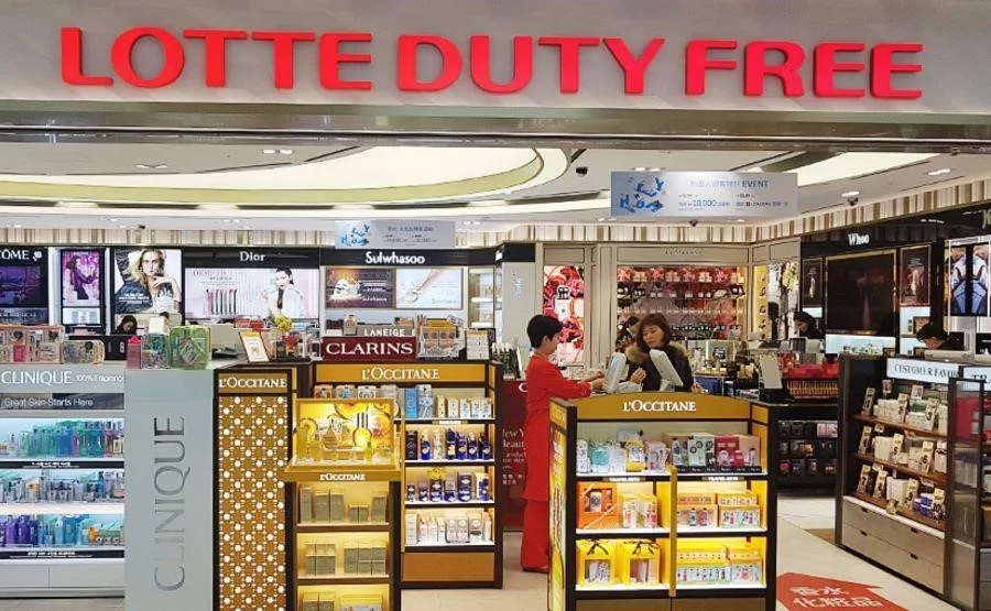 Lotte Duty Free là một trong những chuỗi cửa hàng miễn thuế nổi tiếng và uy tín hàng đầu
