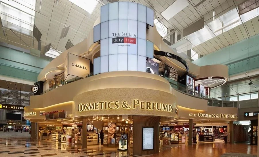Các mặt hàng ở Shilla Duty Free đa phần đều được bán với mức giá khuyến mãi cực kỳ hấp dẫn.