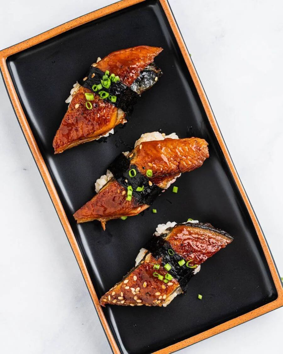 Unagi Sushi là một món ăn Nhật Bản phổ biến và được yêu thích, trong đó thành phần chính và không thể thiếu chính là Unagi