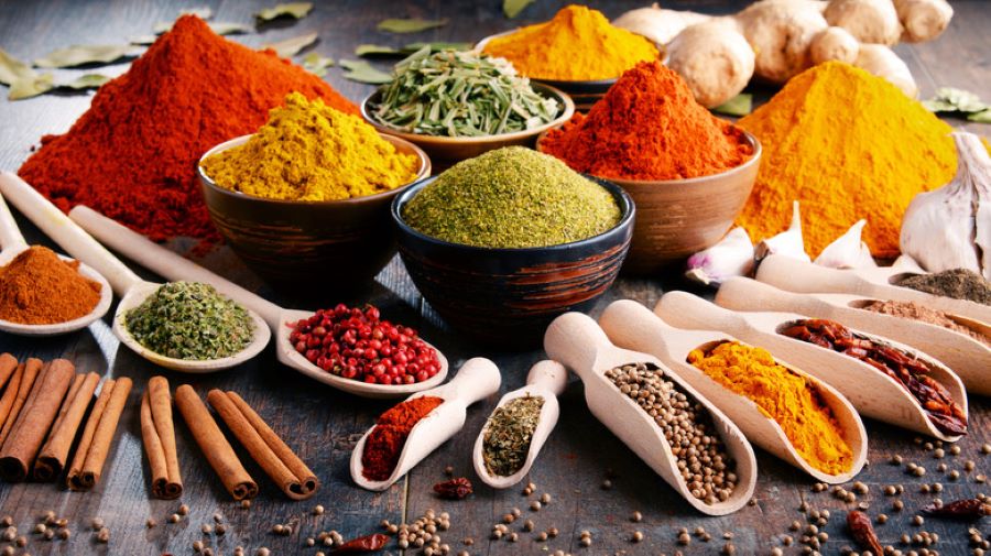 Bột cà ri - loại gia vị đặc trưng nhất trong ẩm thực Ấn Độ