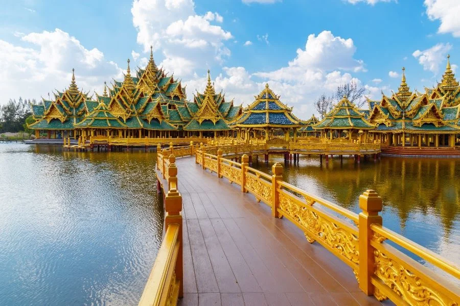 Thành cổ Muang Boran với không gian ngập tràn sự cổ kính và trang nghiêm
