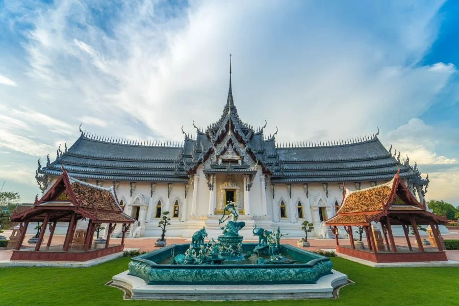 Các công trình tại thành cổ Muang Boran được tái hiện gần như nguyên vẹn