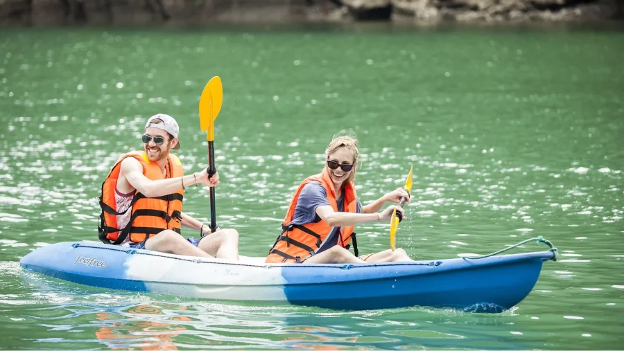 Chèo thuyền kayak là một trong những hoạt động được yêu thích nhất trong chuyến du lịch Hàn Quốc