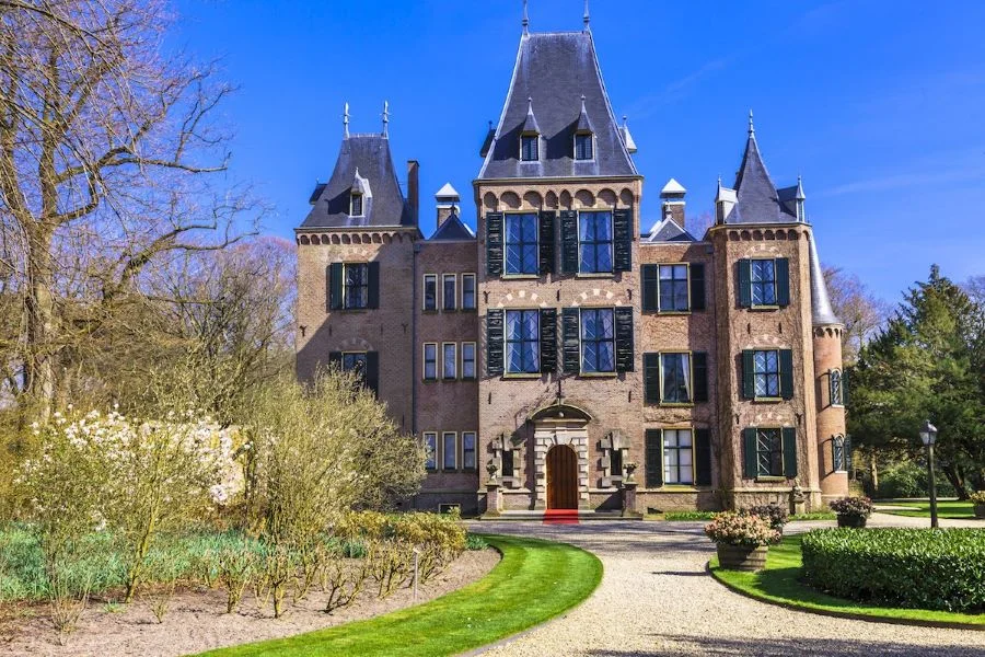 Lâu đài Keukenhof đã tồn tại hơn 400 năm tại vùng đất của hoa Tulip