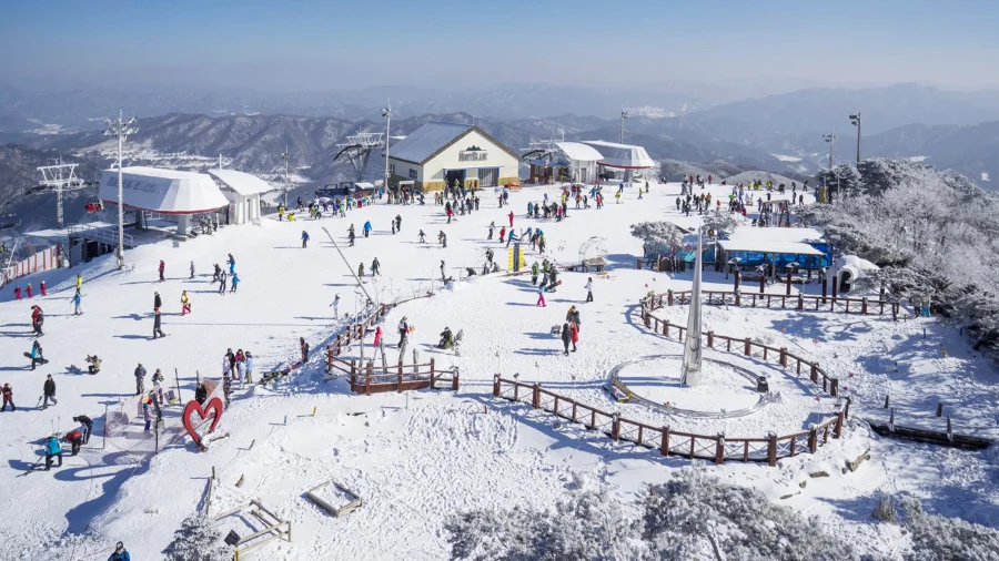 Phoenix Pyeongchang là một trong những khu trượt tuyết được nhiều tín đồ du lịch Hàn Quốc yêu thích