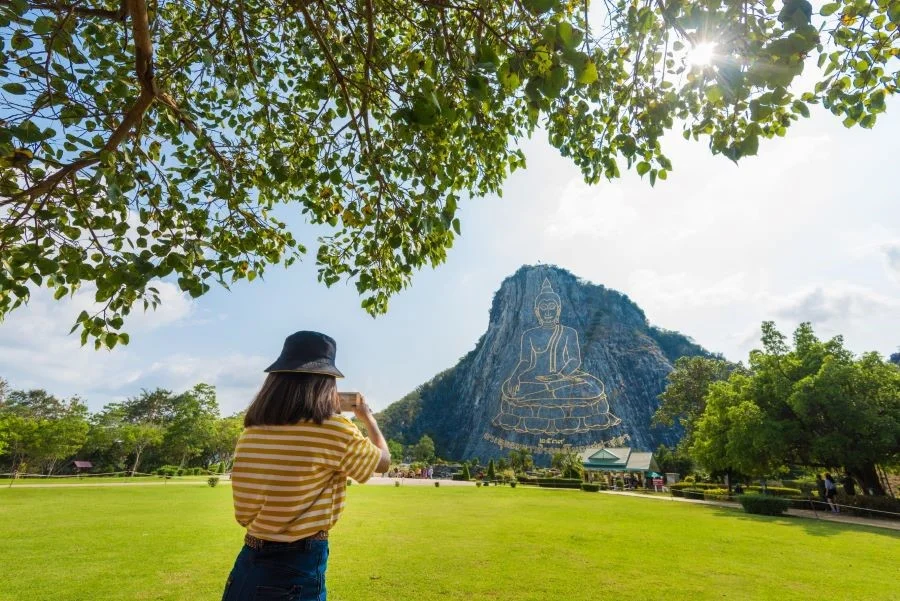 Trân Bảo Phật Sơn thu hút lượng khách ghé thăm mỗi năm ngày càng đông
