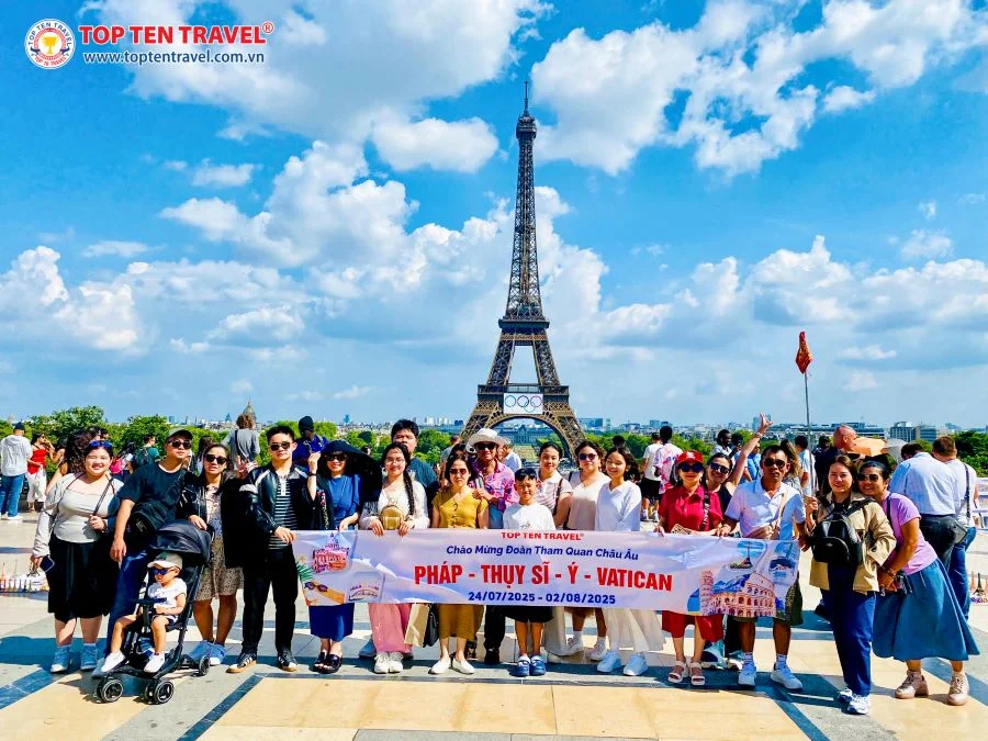 Đoàn khách Châu Âu khám phá các địa điểm đẹp tại Pháp
