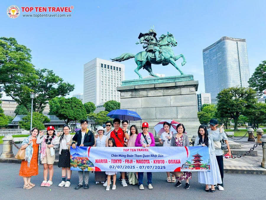 Đoàn khách Top Ten Travel cùng khám phá vẻ đẹp thơ mộng của Nhật Bản