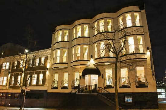 Du lịch Canada - Nét cổ kính Victorian Hotel