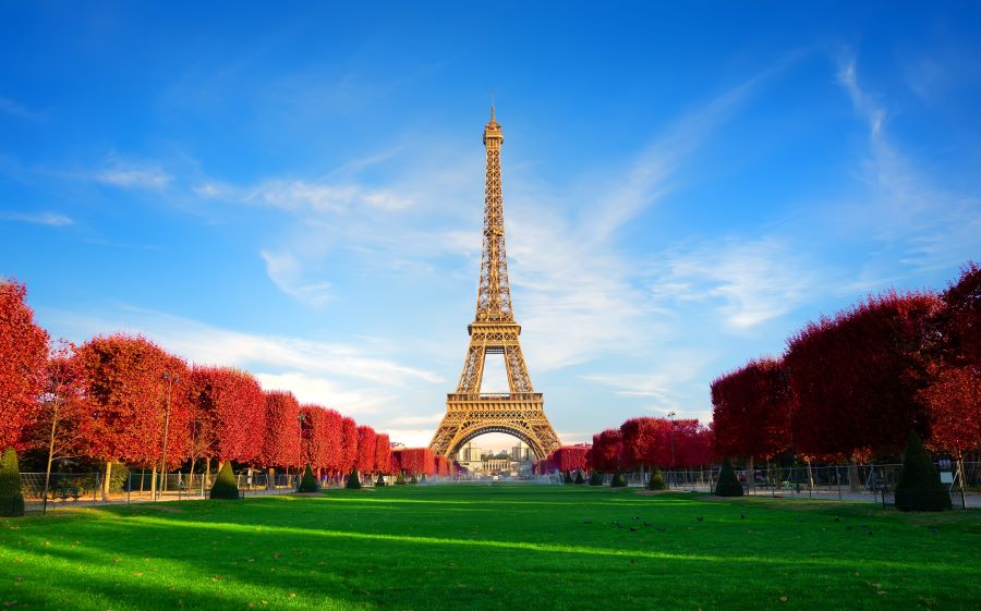 Tháp Eiffel là một biểu tượng của nước Pháp