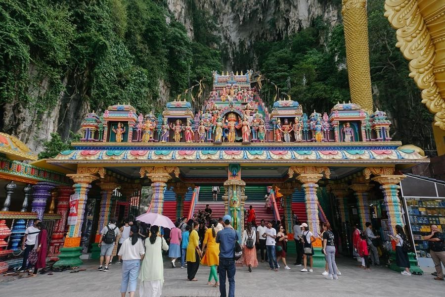 Khung cảnh bên trong động Batu