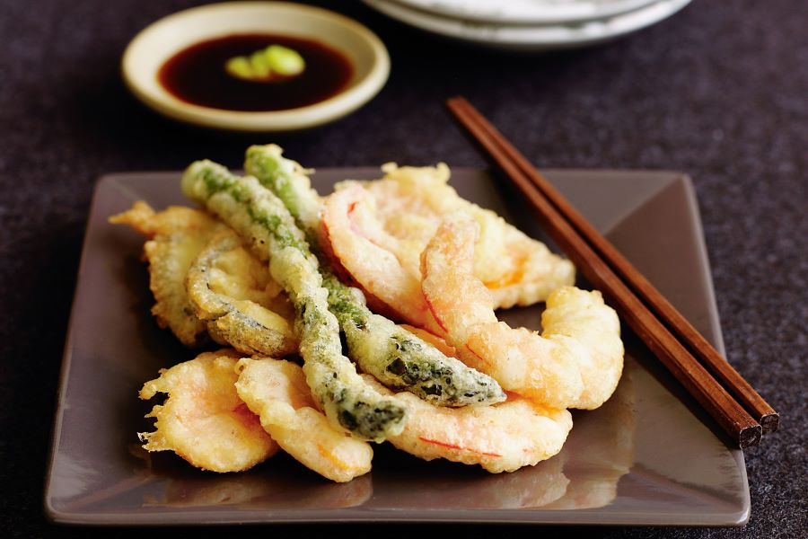 Tonkatsu hay thịt heo tẩm bột chiên cũng nổi tiếng không kém Tempura