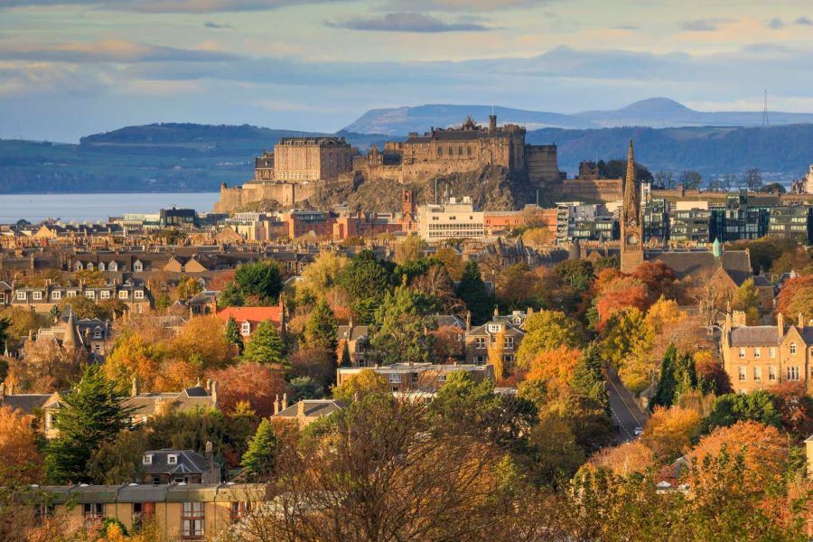 Edinburgh chiêu đãi du khách không gian đầy hoài niệm nhưng cũng cực kỳ nghệ thuật