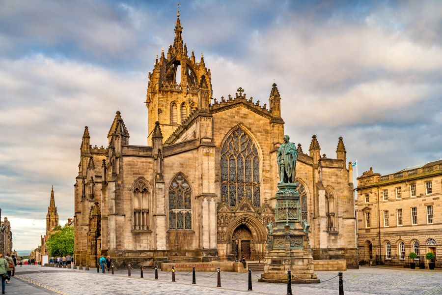 Phố Victoria - một trong những con phố được chụp ảnh nhiều nhất tại Edinburgh