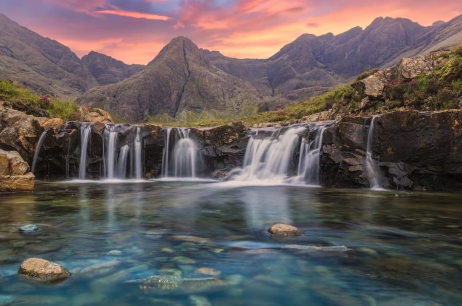 Đỉnh Arthur’s Seat là một ngọn đồi nằm ở phía Đông Scotland