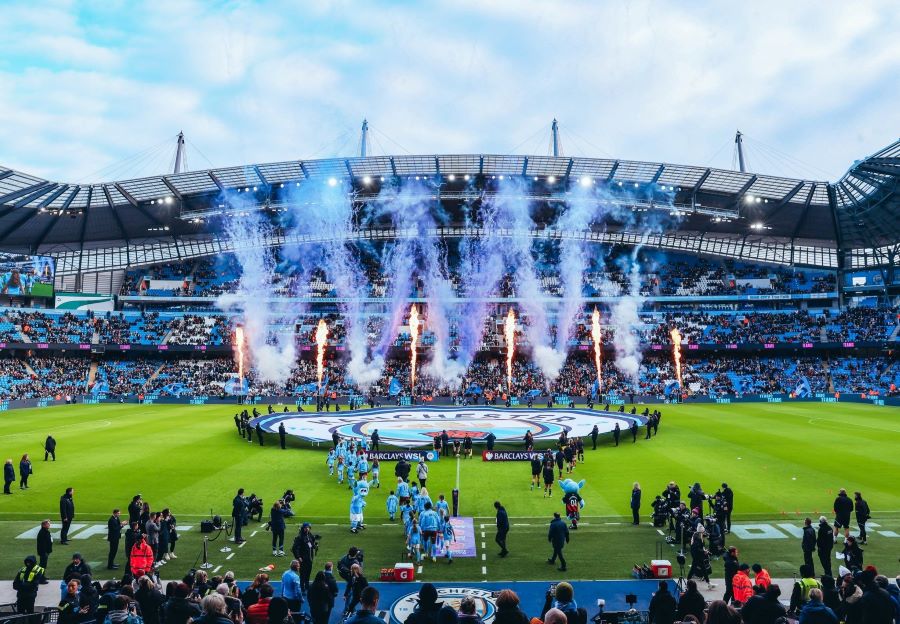 Sân nhà của Manchester City gây ấn tượng với phong cách kiến trúc vô cùng độc đáo