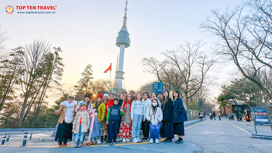 Tháp Namsan chính là một biểu tượng nổi tiếng của Hàn Quốc