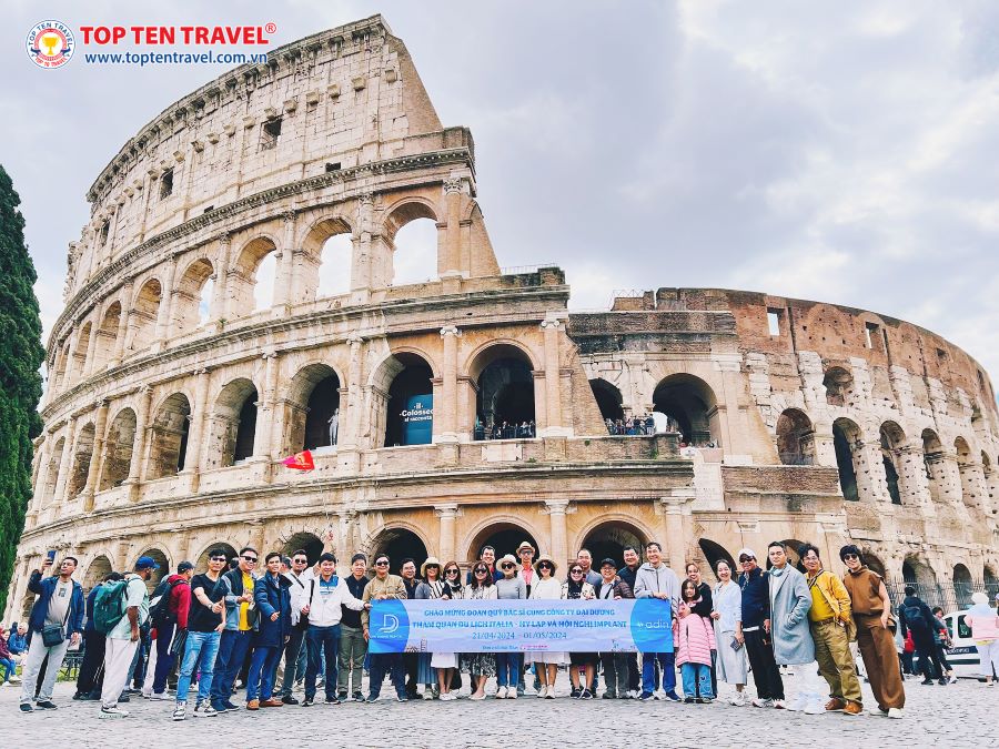 Những vị khách của Top Ten Travel tham quan và check in thành Rome nổi tiếng